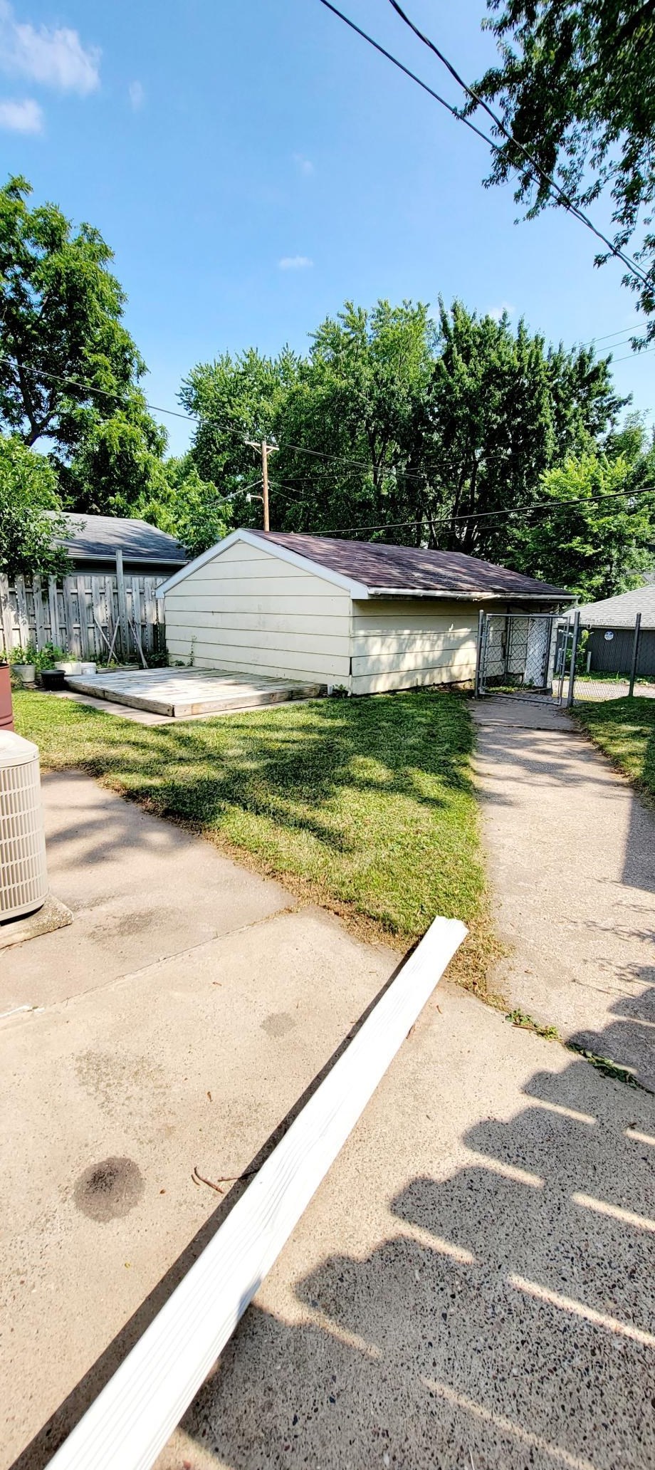 962 Reaney Ave, Saint Paul MN  55106-3847 exterior