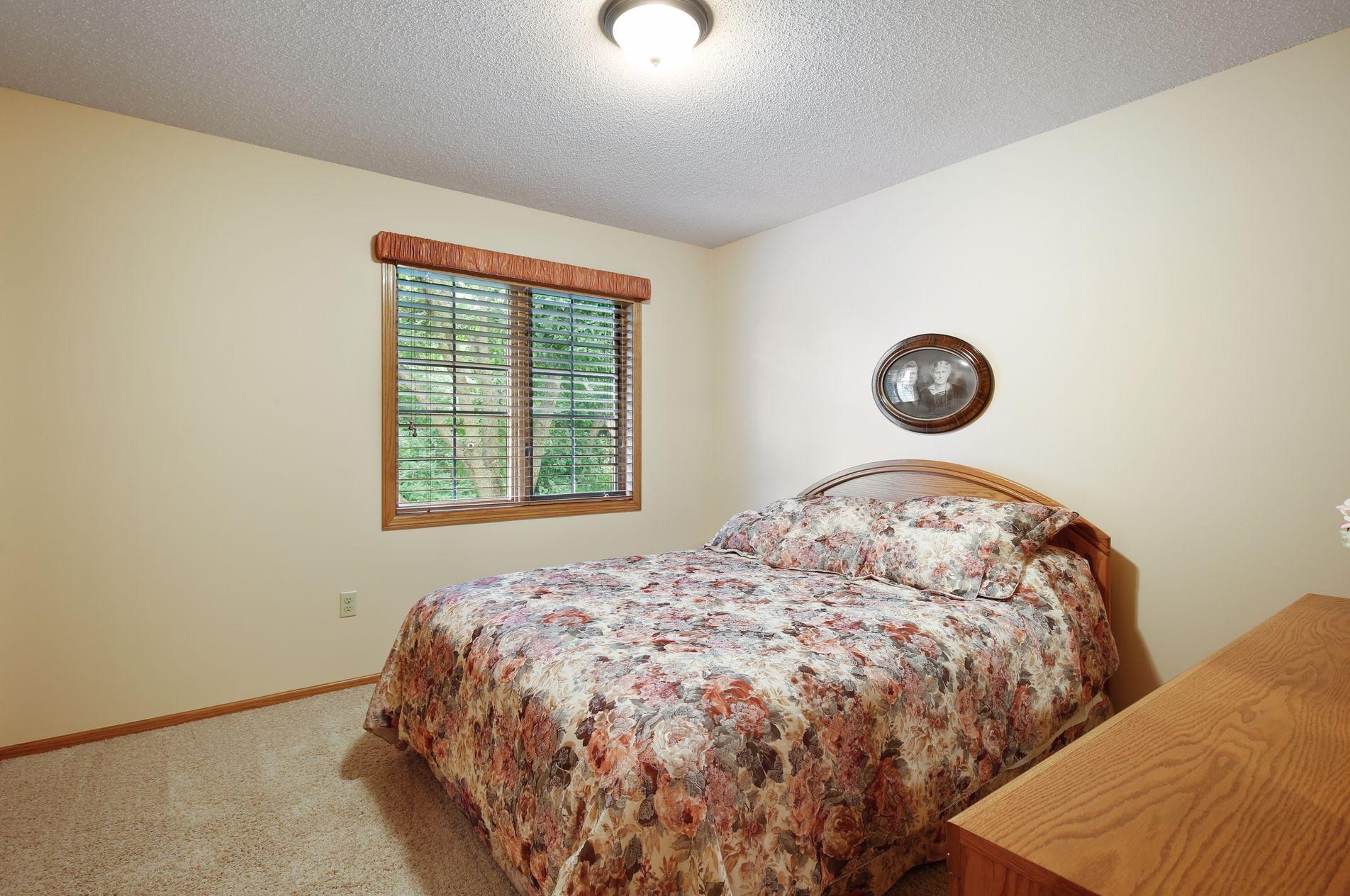 9039 Gould Rd, Edina MN  55347-3362 exterior