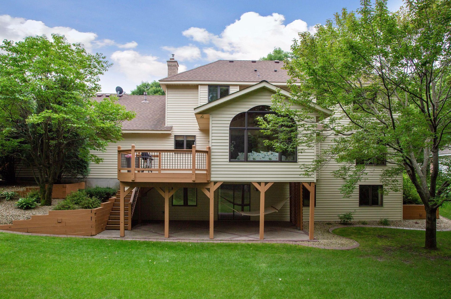 9039 Gould Rd, Edina MN  55347-3362 exterior