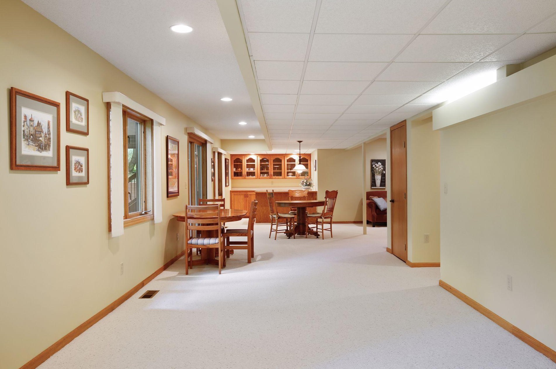 9039 Gould Rd, Edina MN  55347-3362 exterior