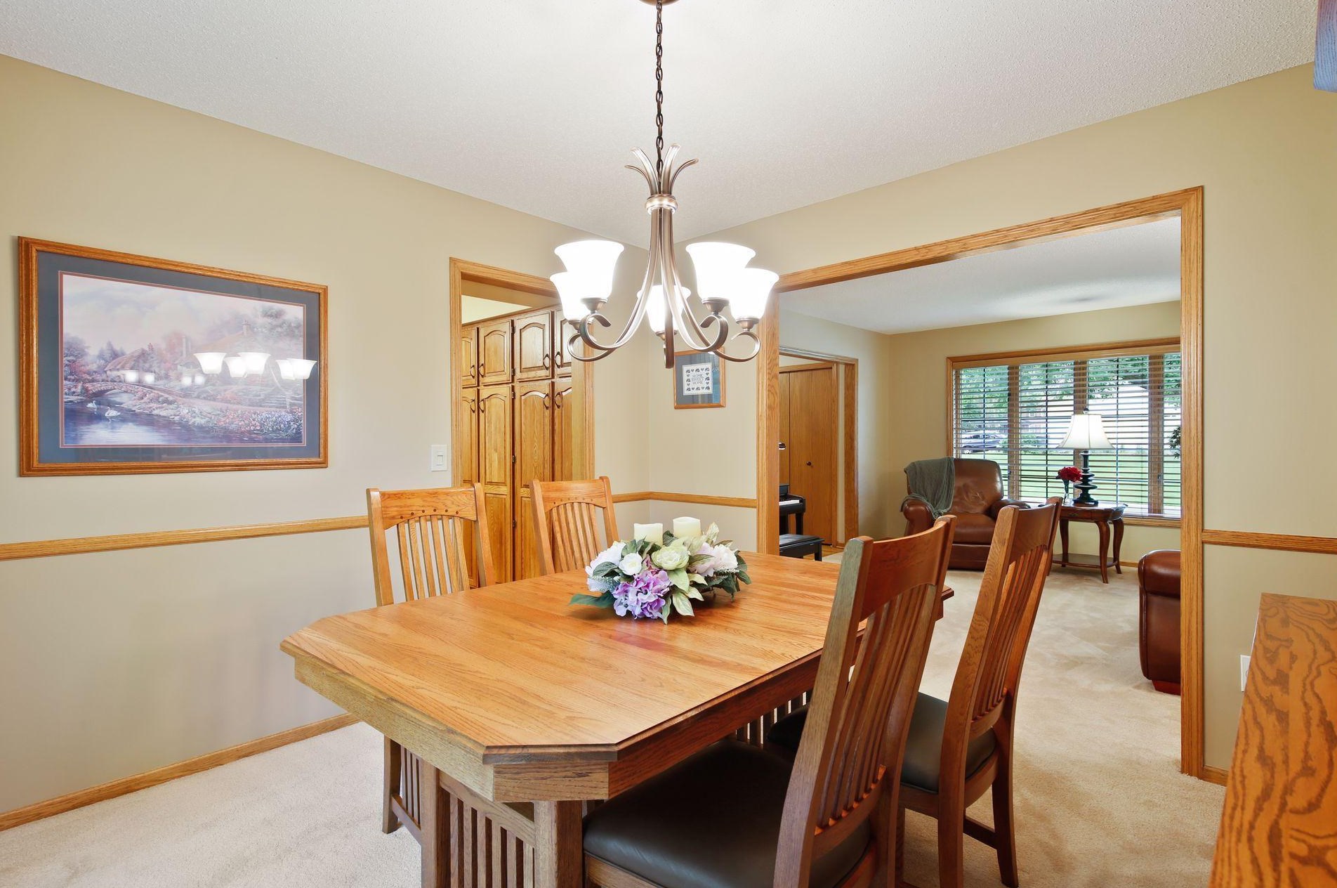 9039 Gould Rd, Edina MN  55347-3362 exterior