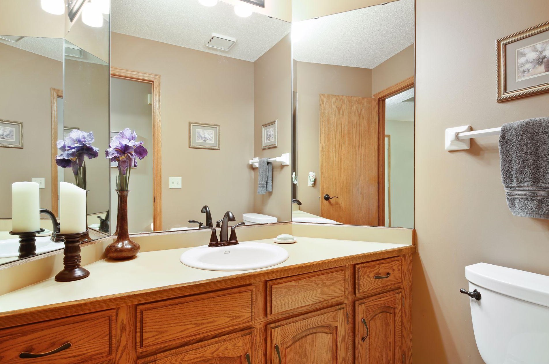 9039 Gould Rd, Edina MN  55347-3362 exterior