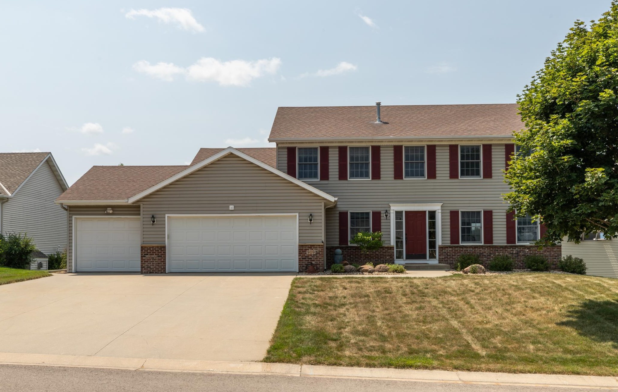 909 5th Ave Nw, Byron, MN 55920
