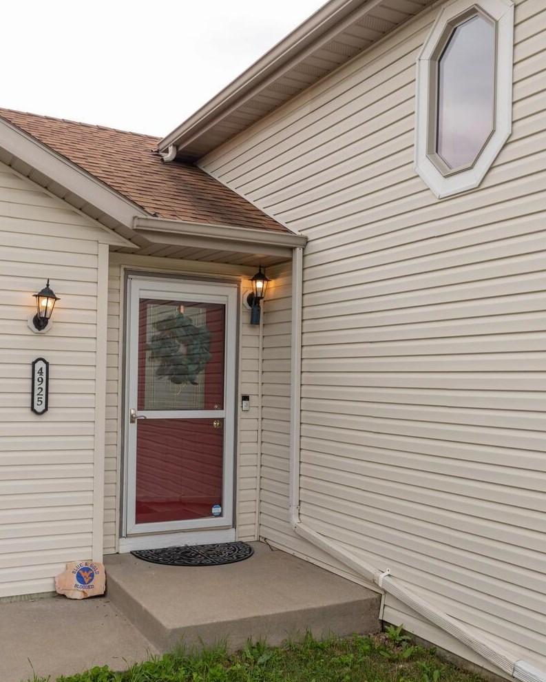 4925 3rd St, Rochester, MN 55901-3147