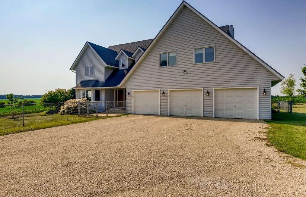 6370 250th St E, Hampton, MN 55031