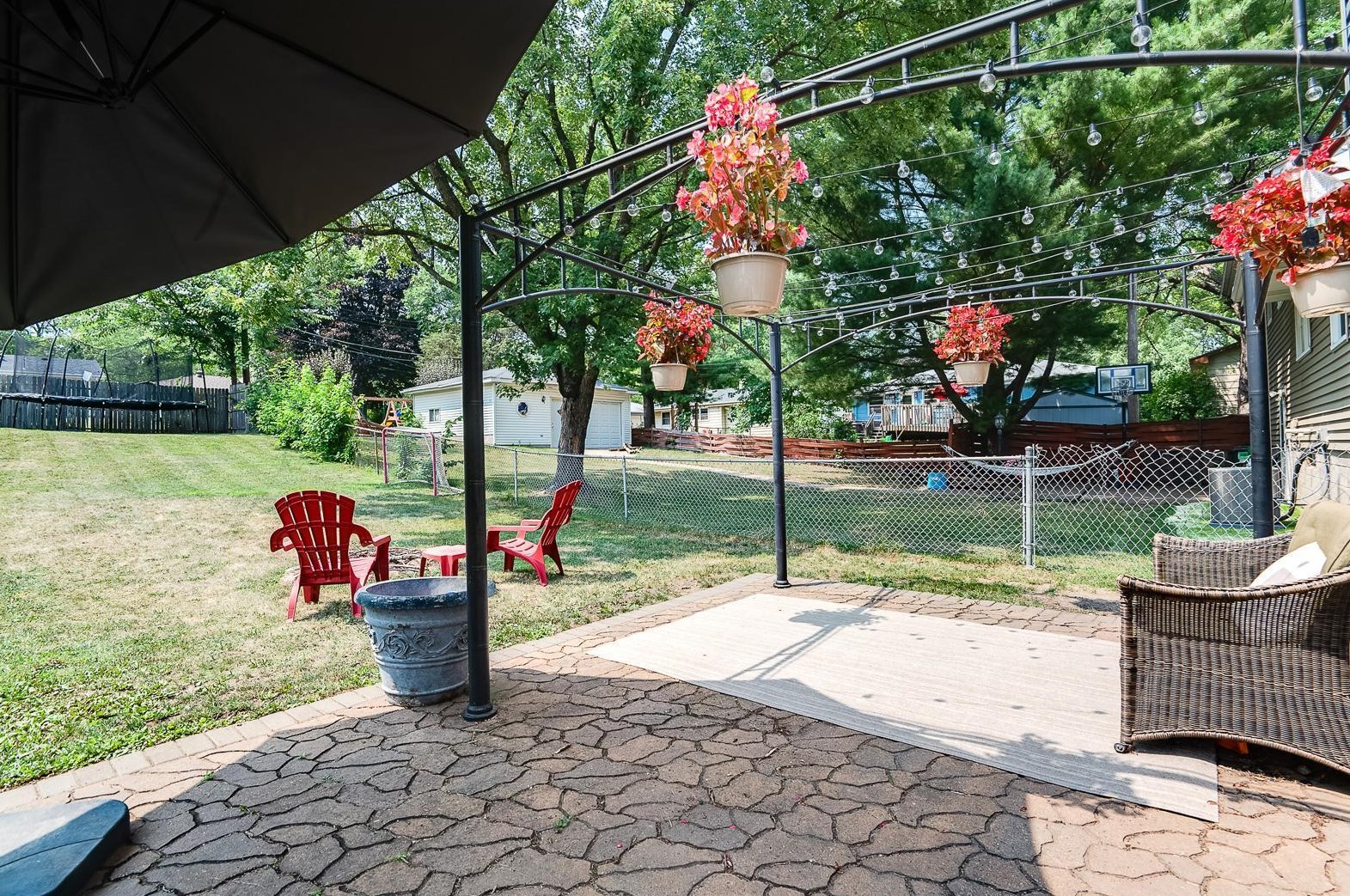1545 Winchell St, Saint Paul MN  55106-1451 exterior