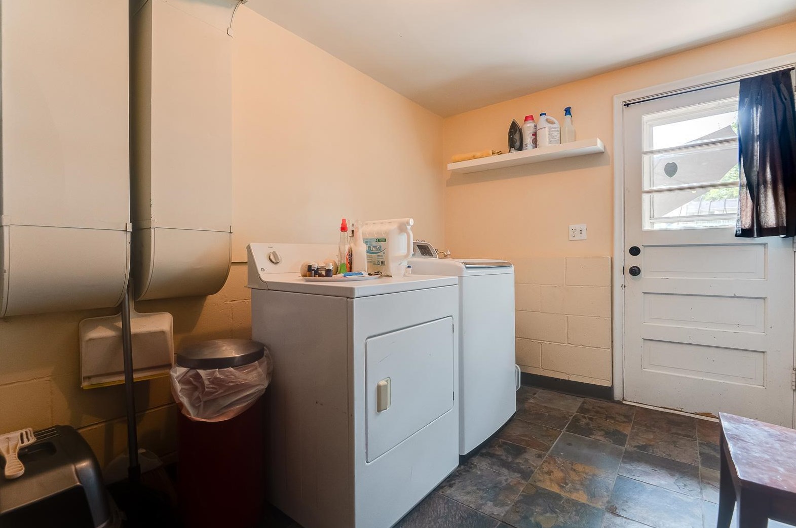 1545 Winchell St, Saint Paul MN  55106-1451 exterior