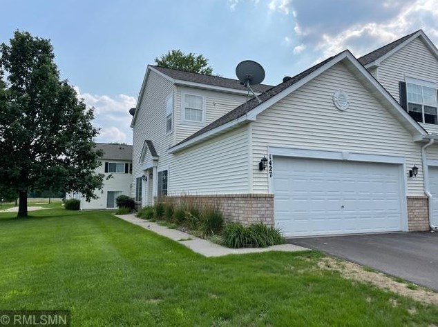 1427 Yorkshire Ln, Prior Lake, MN 55379