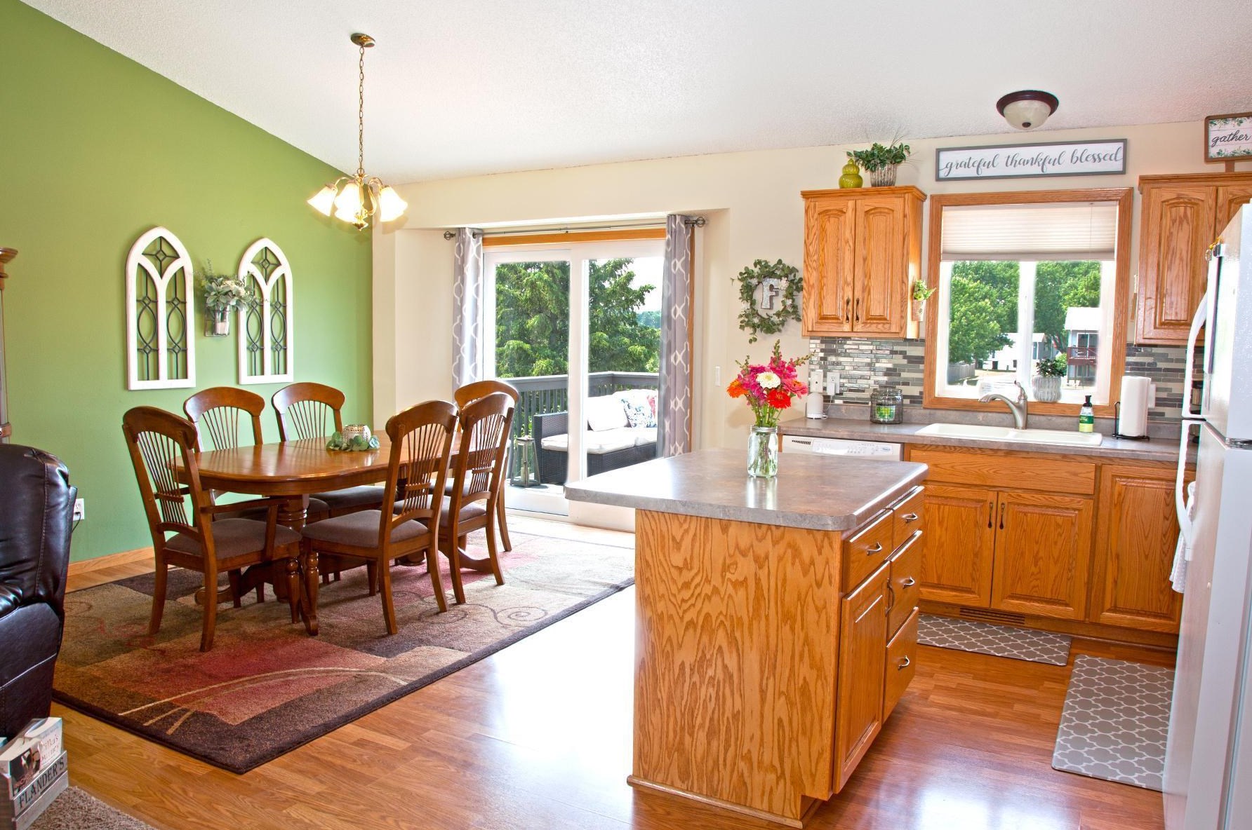 580 Maywood Ave, Paynesville, MN 56362
