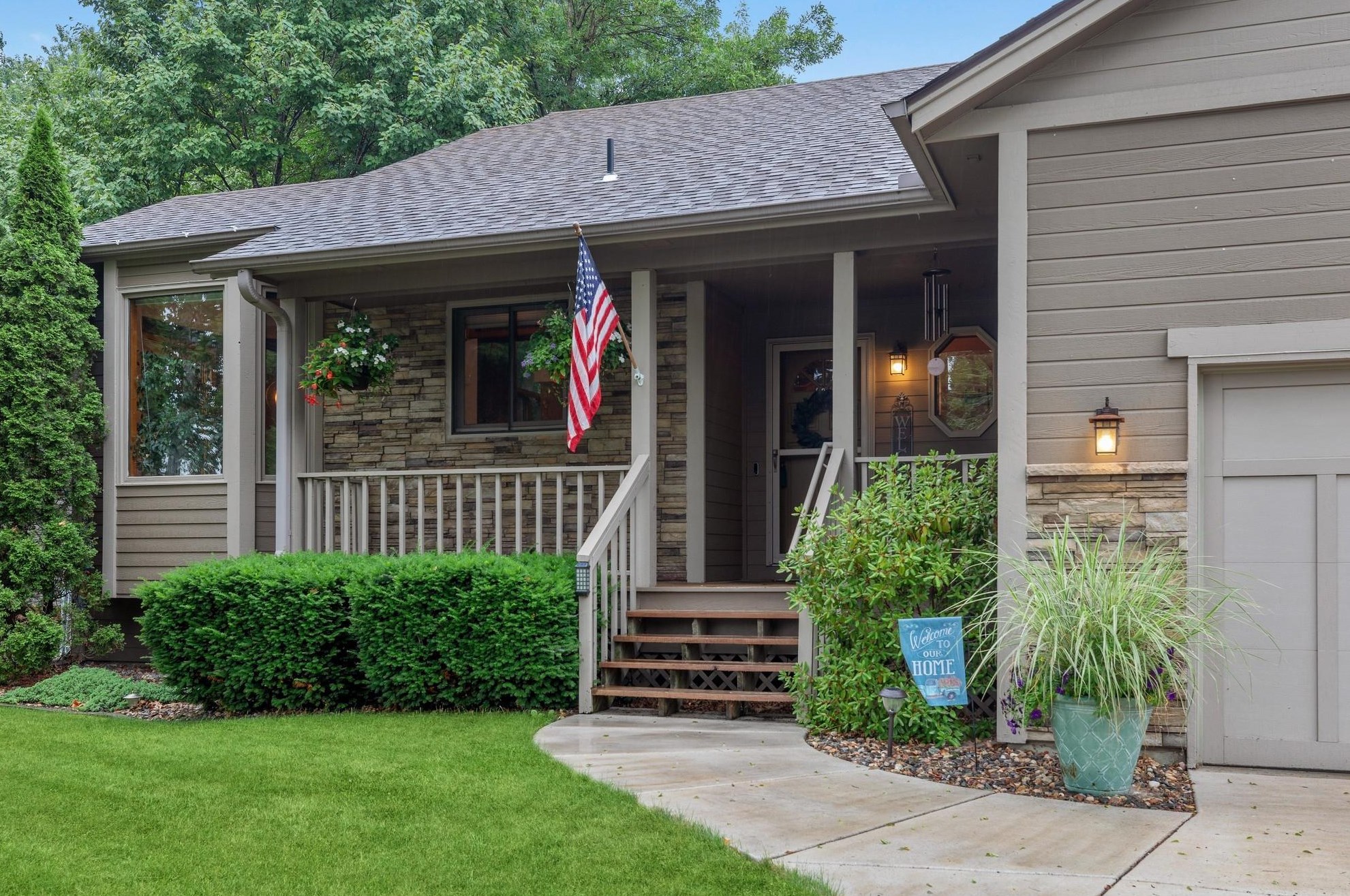 20563 Jaguar Ave, Lakeville, MN 55044