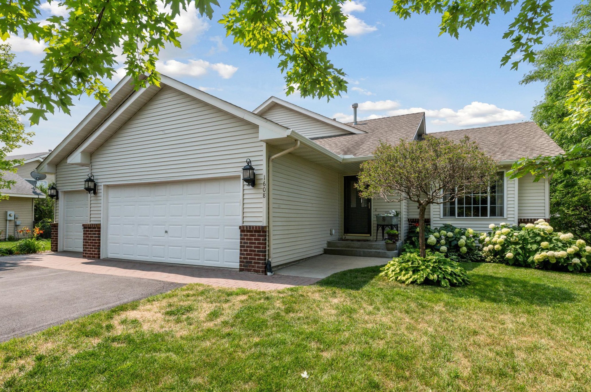 1608 Island Pass, Minnetrista, MN 55387