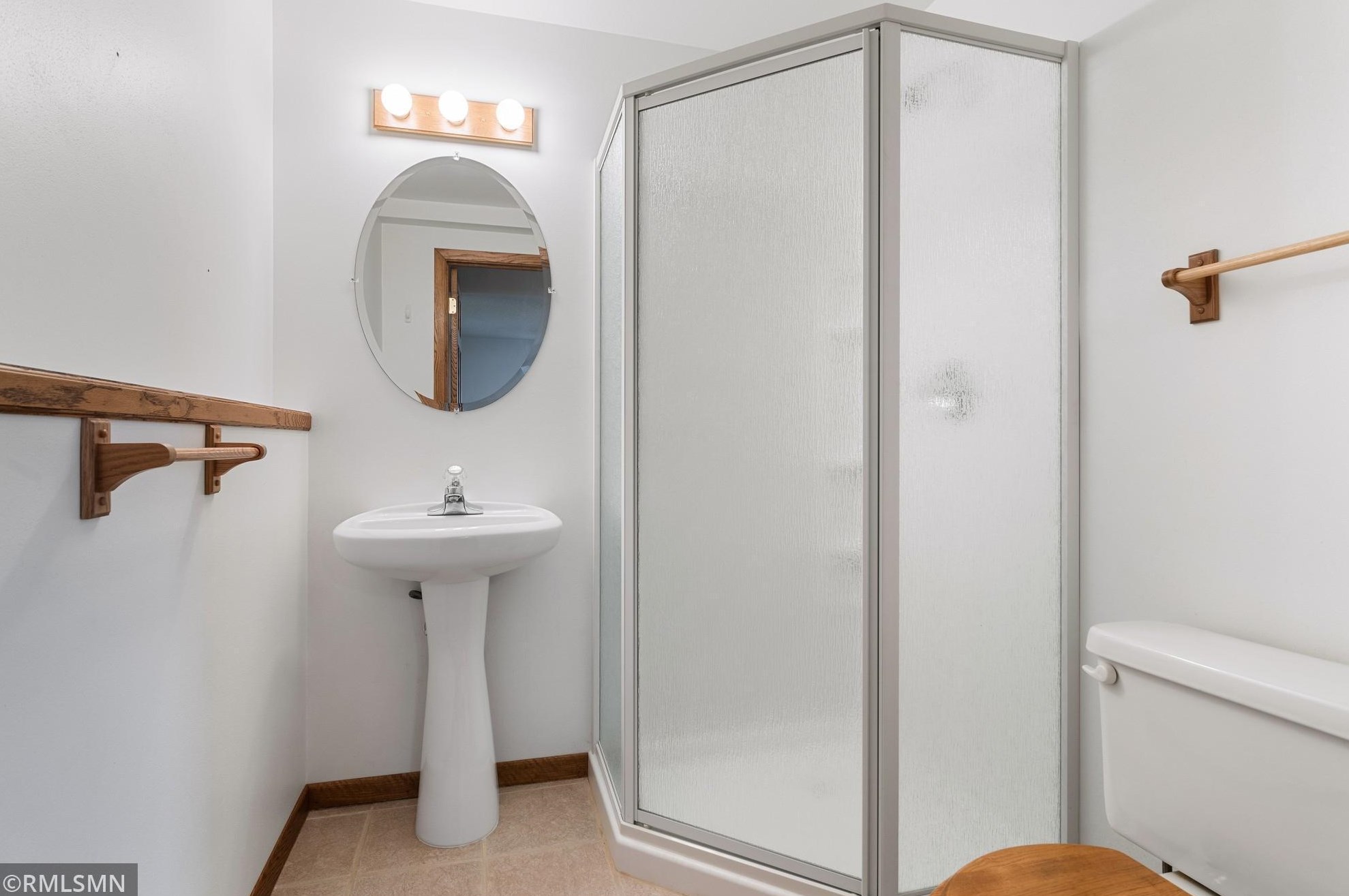 8953 Indahl Ave, Cottage Grove MN  55016-3346 exterior