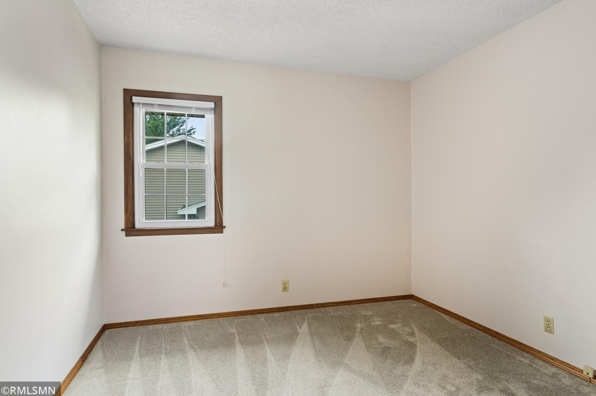 8953 Indahl Ave, Cottage Grove MN  55016-3346 exterior