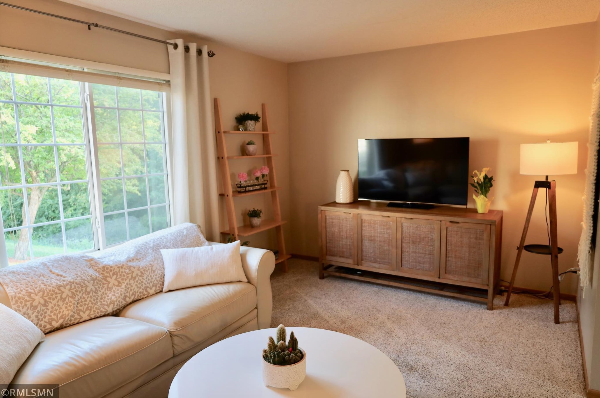 9092 Terra Verde Trl, Edina, MN 55347-5254