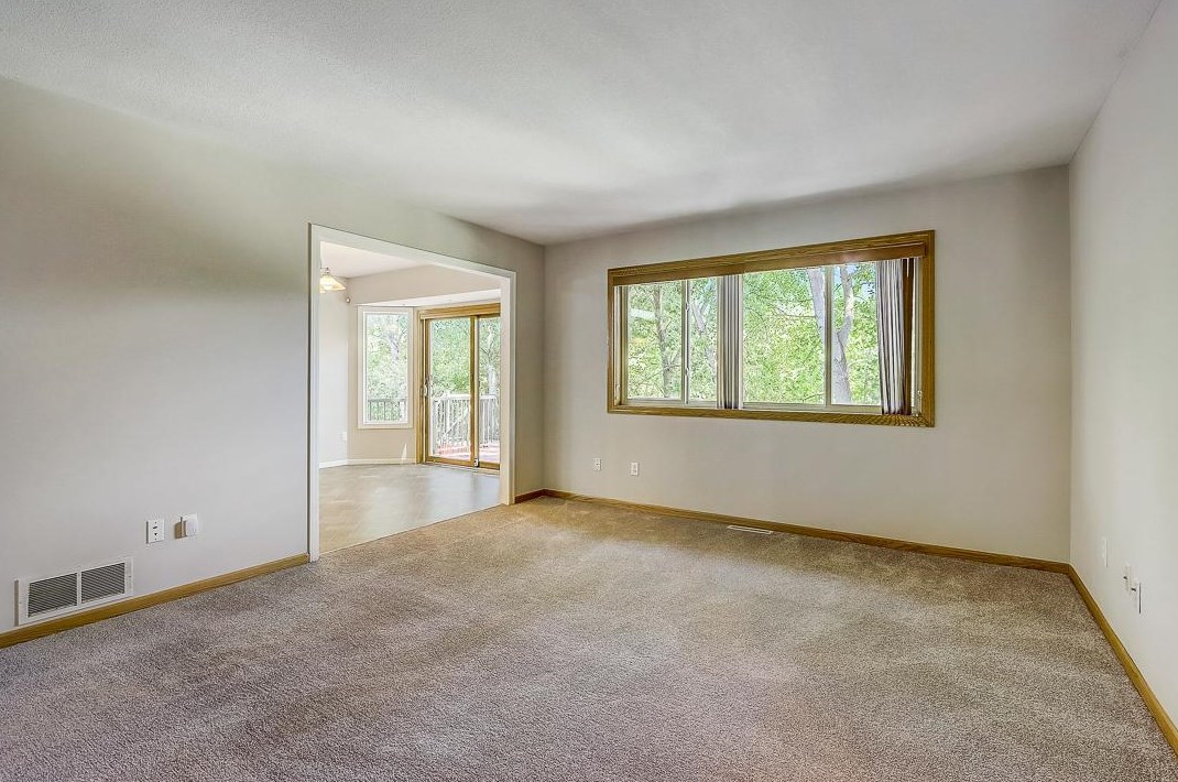 2164 Mcafee Cir, Saint Paul MN  55109-2511 exterior