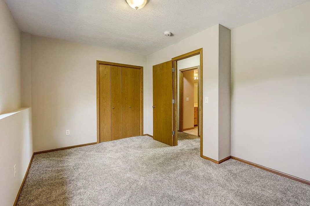 2164 Mcafee Cir, Saint Paul MN  55109-2511 exterior