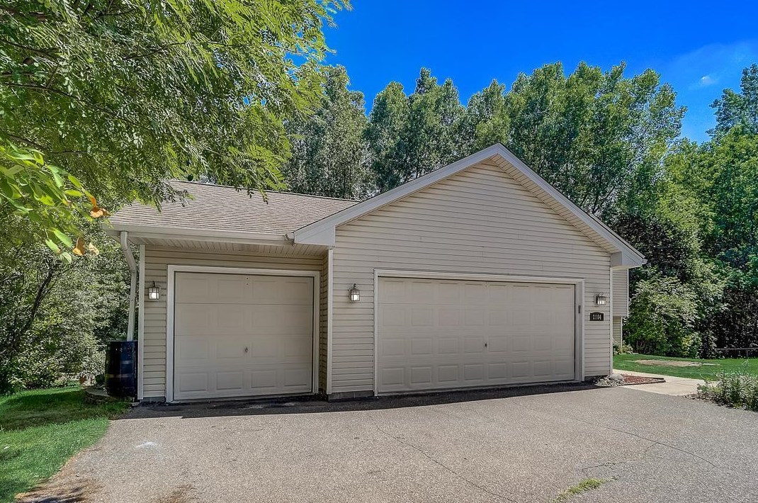 2164 Mcafee Cir, Saint Paul MN  55109-2511 exterior