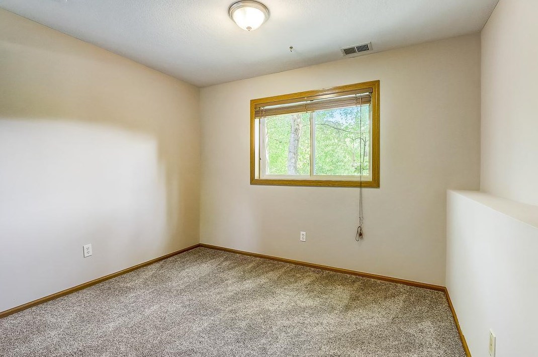 2164 Mcafee Cir, Saint Paul MN  55109-2511 exterior