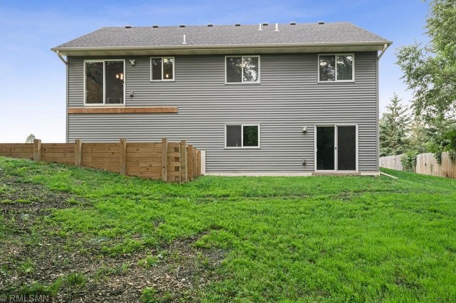 3250 Riverbank Dr, Isanti MN  55040-4336 exterior