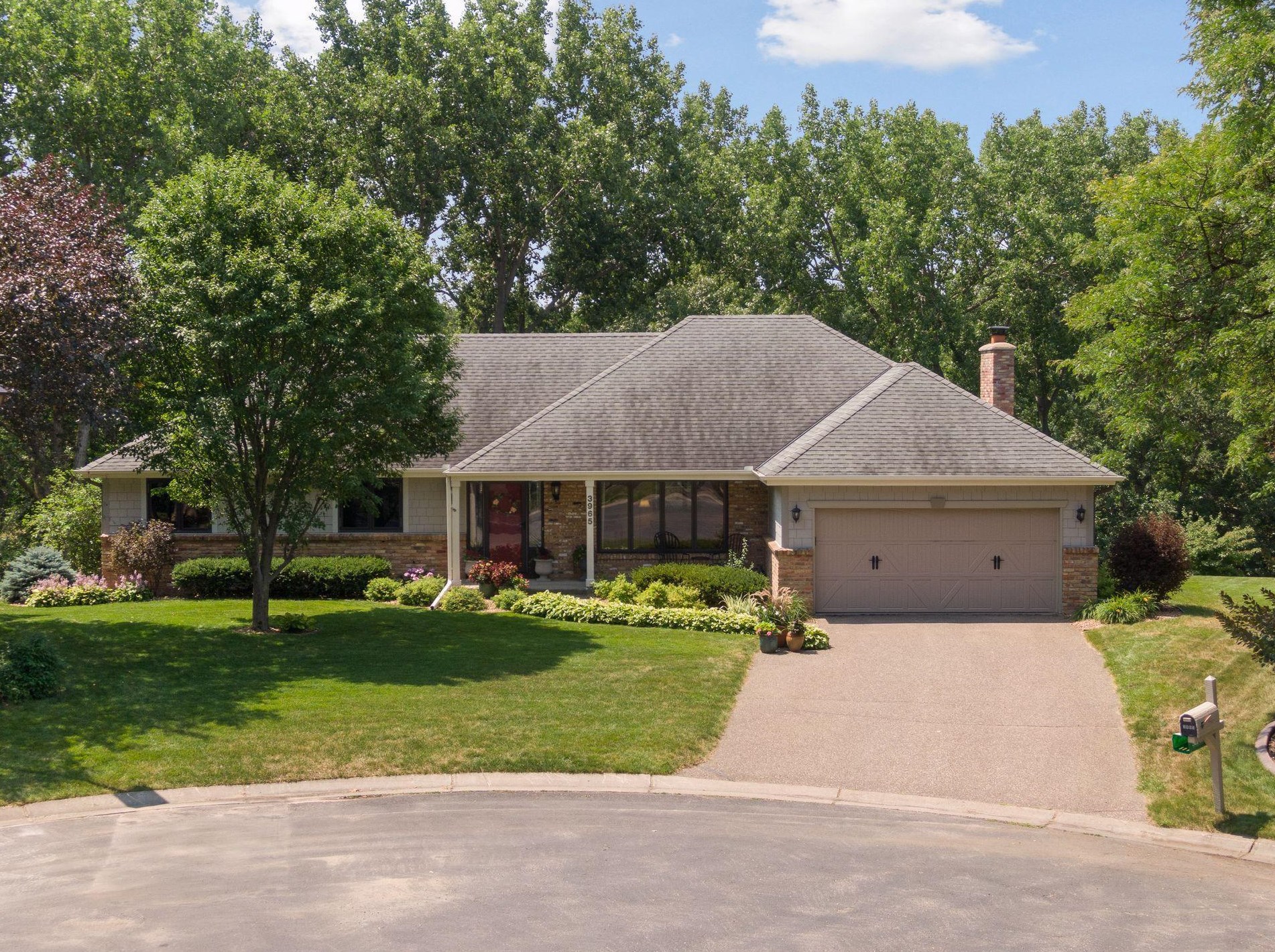 3965 Balsam Ln, Minneapolis, MN 55441-1482