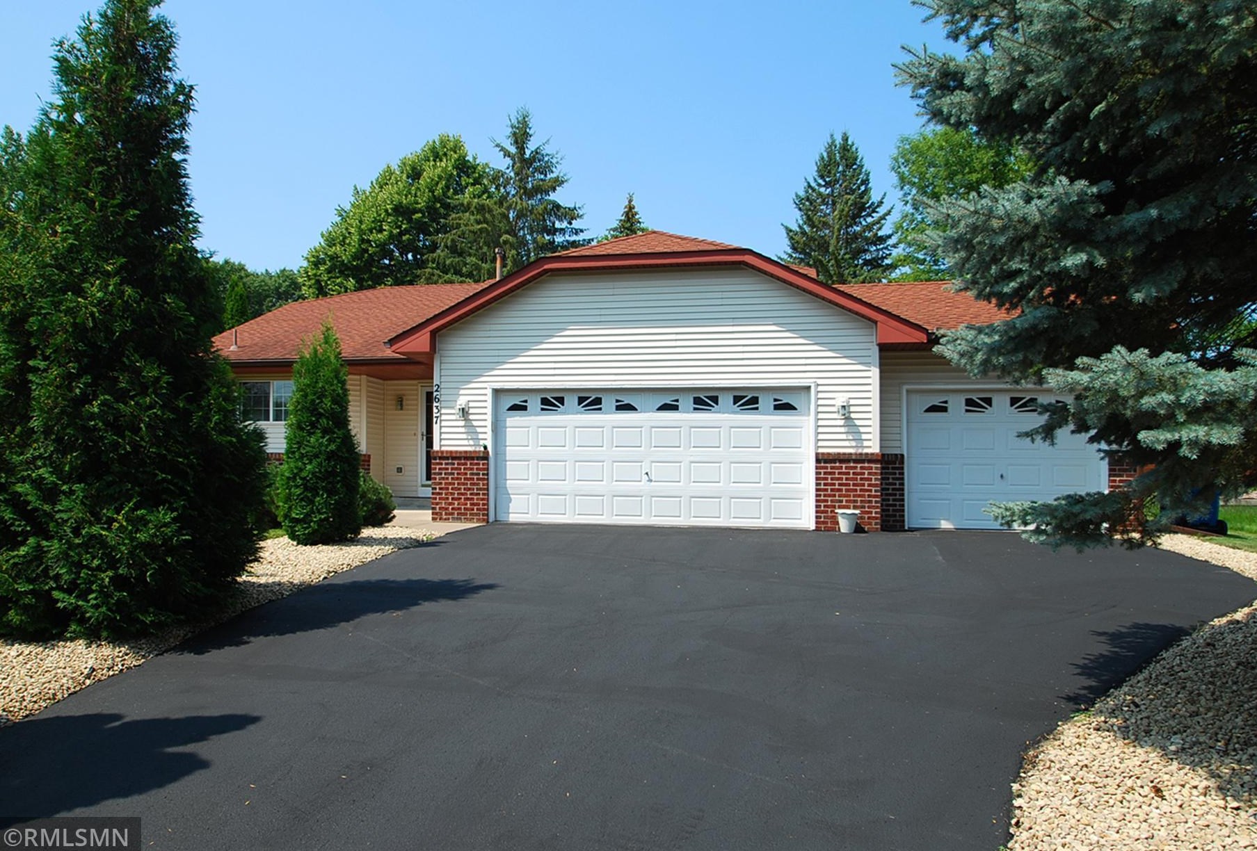 2637 Schletty Dr, Saint Paul, MN 55117-1679