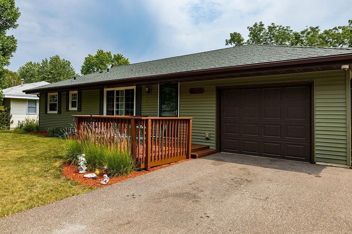14620 Dallara Ave, Lakeville, MN 55068-4158