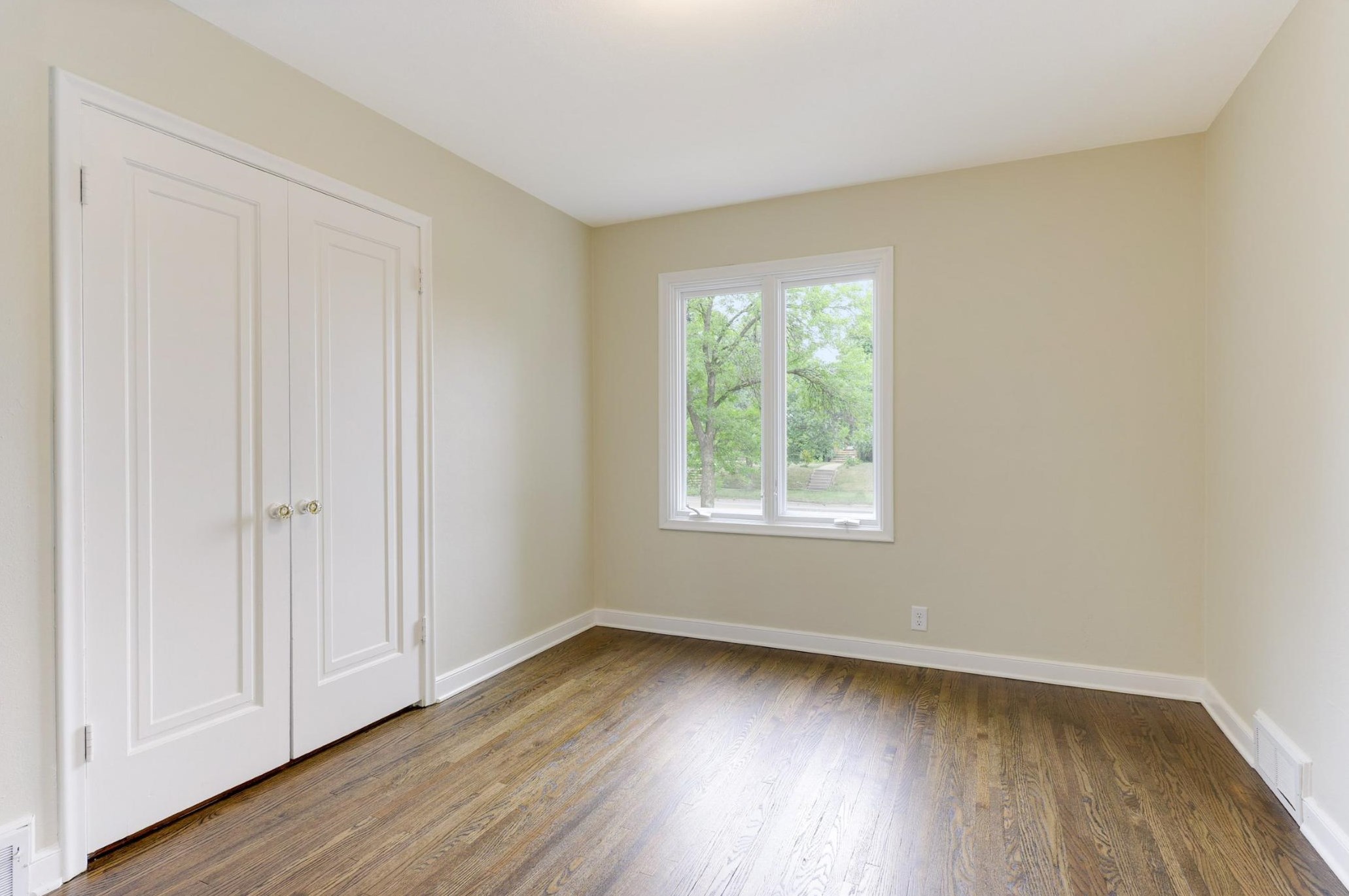 362 Lexington Pkwy, Saint Paul MN  55105-2963 exterior