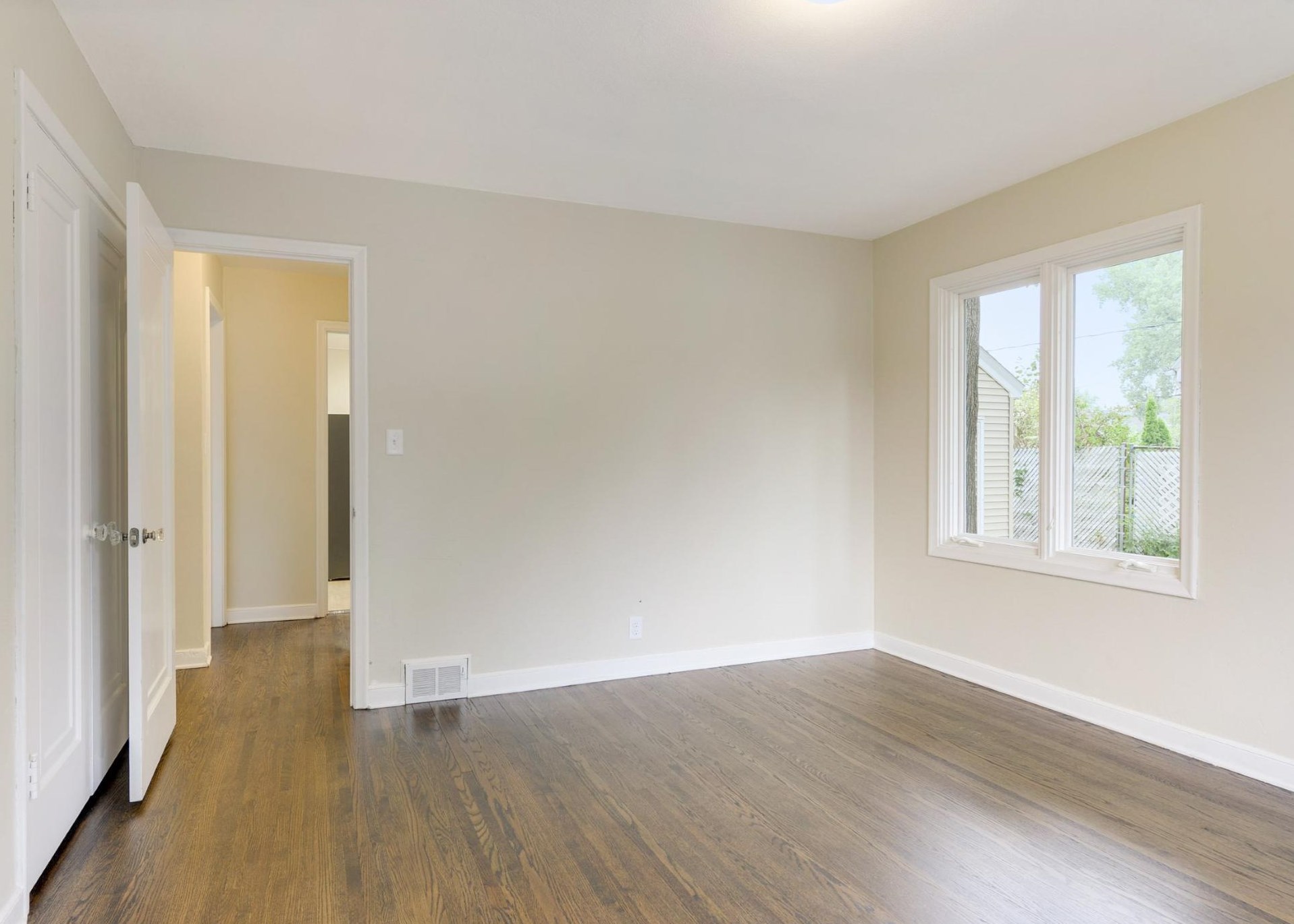 362 Lexington Pkwy, Saint Paul MN  55105-2963 exterior