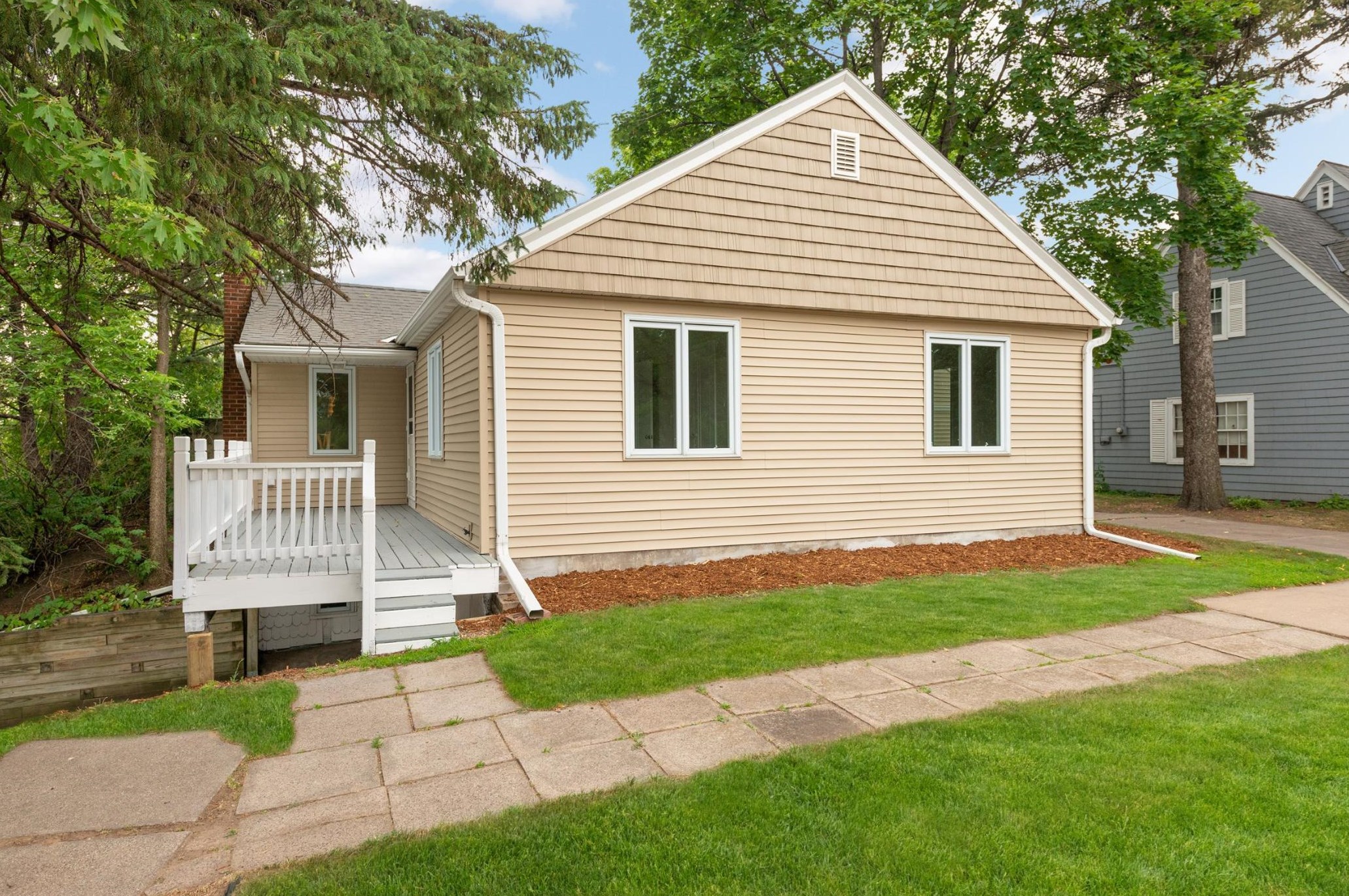 362 Lexington Pkwy, Saint Paul MN  55105-2963 exterior