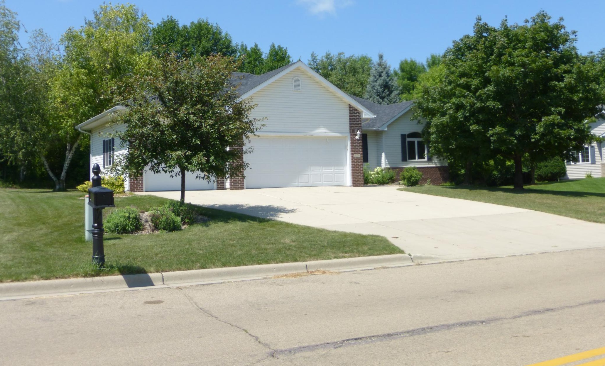 2070 Mineral Springs Pkwy, Havana, MN 55060-2187