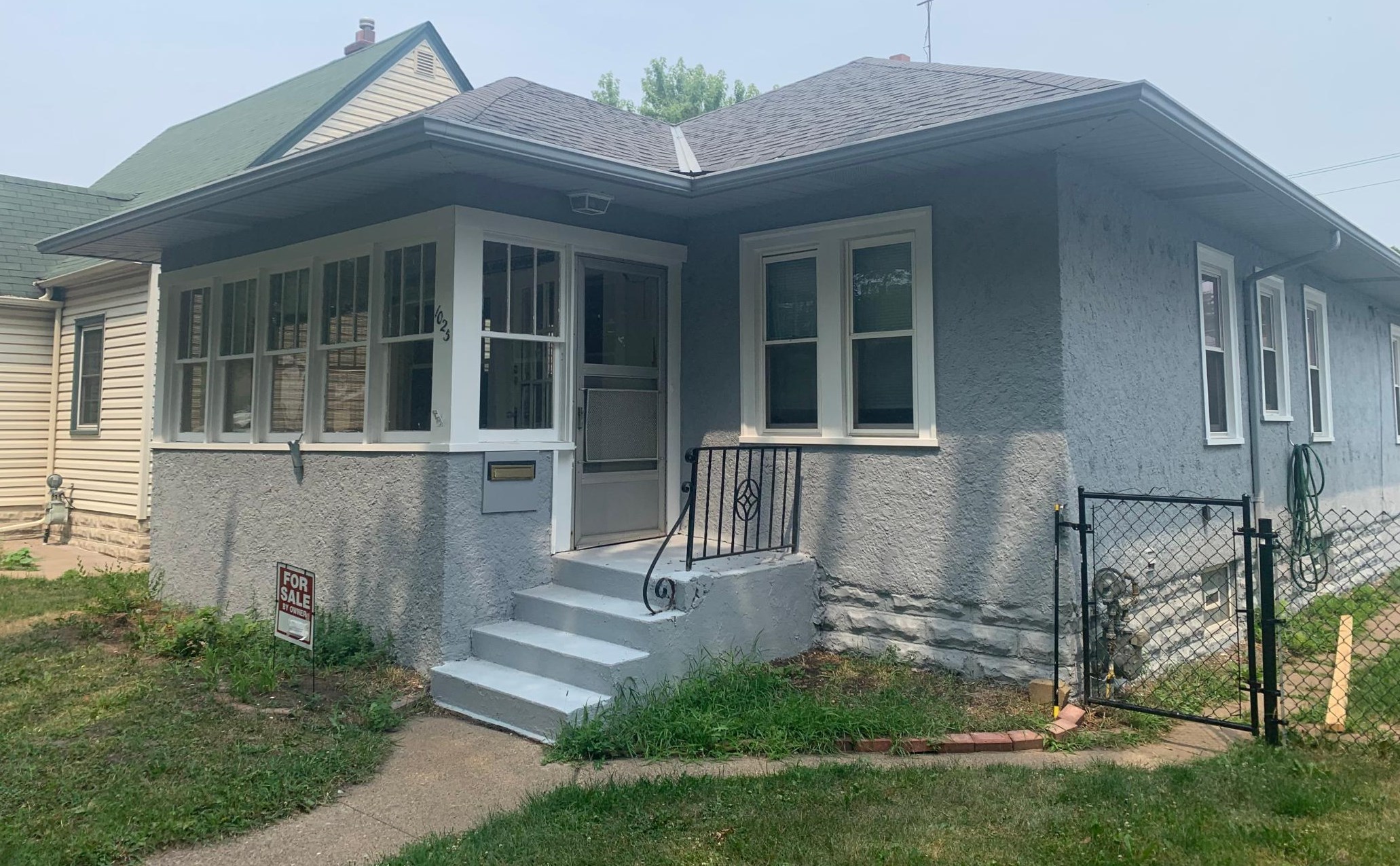 1025 Rose Ave, Saint Paul, MN 55106-2735