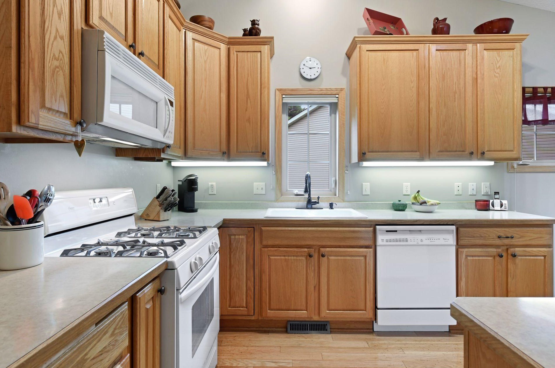 13696 Fenwick Cir, Edina MN 55346-3008 exterior