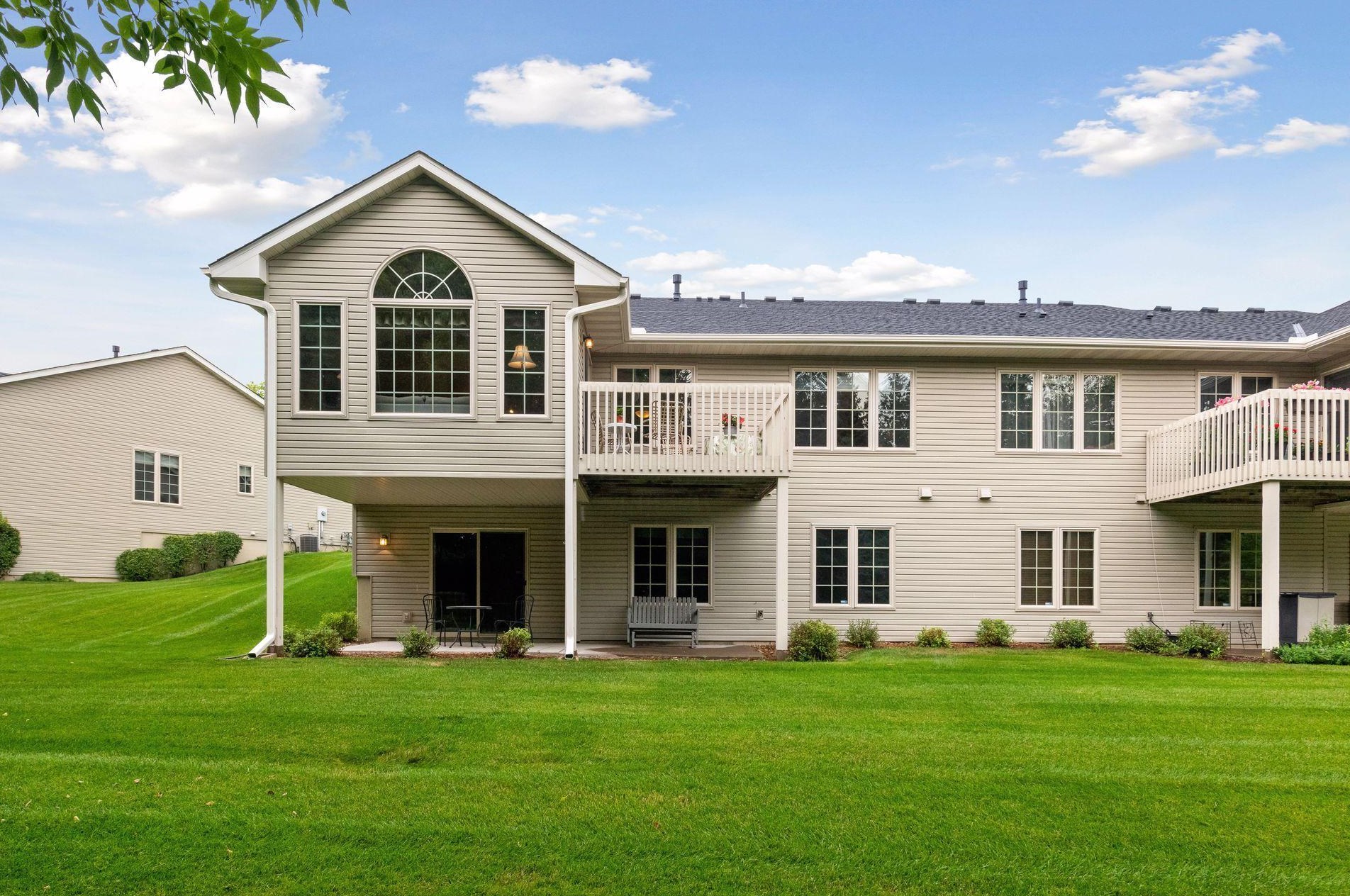 13696 Fenwick Cir, Edina MN 55346-3008 exterior