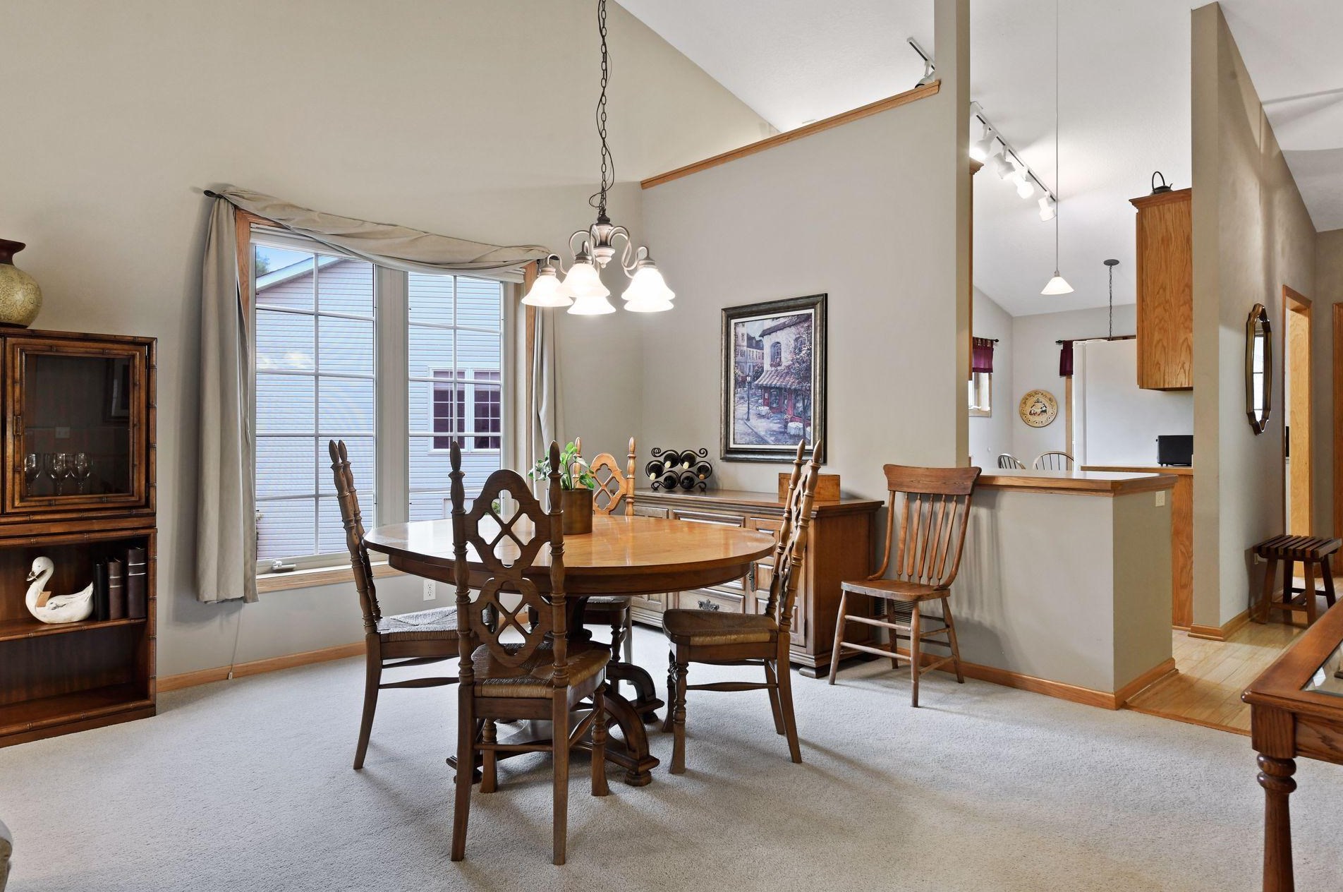 13696 Fenwick Cir, Edina MN 55346-3008 exterior