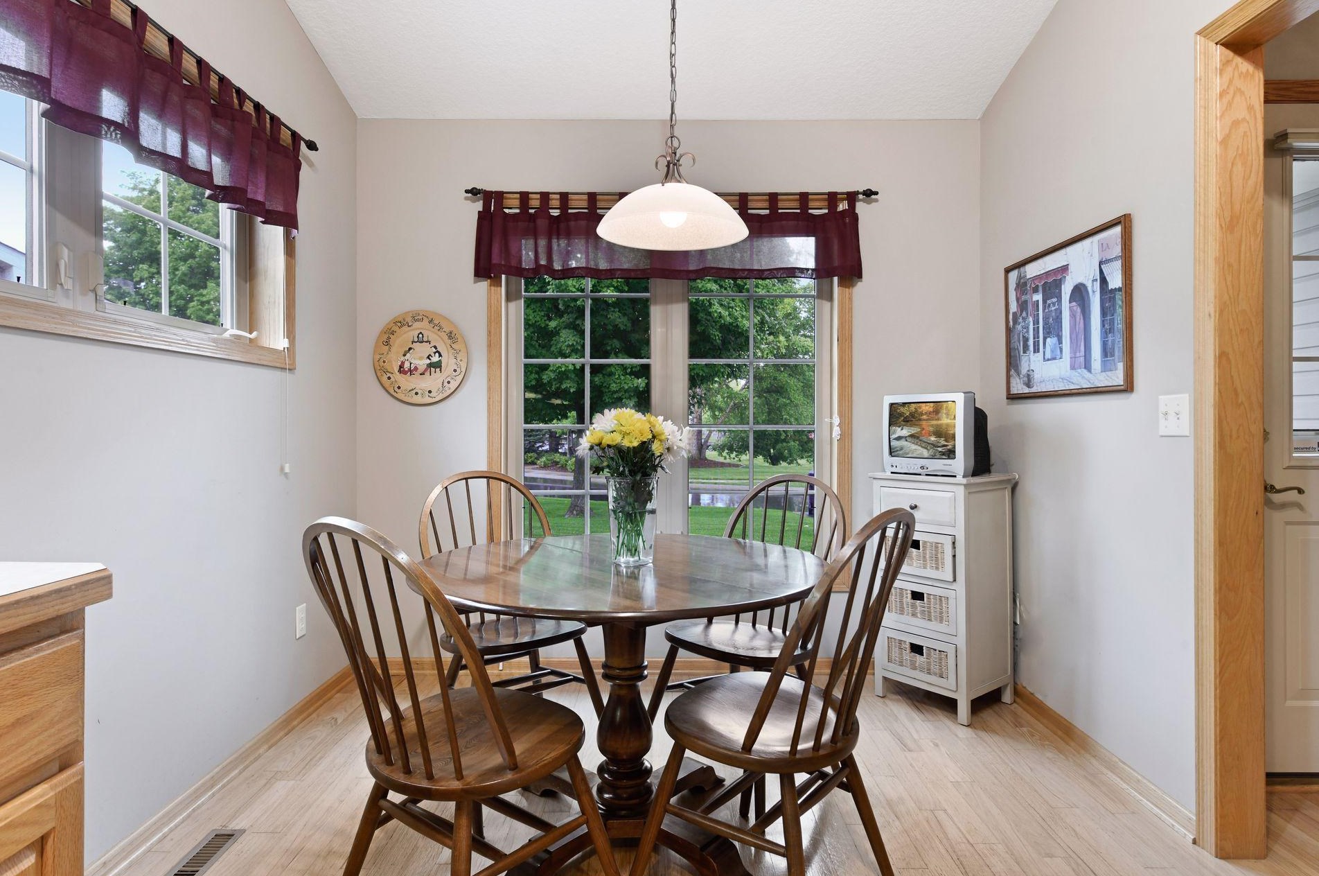 13696 Fenwick Cir, Edina MN 55346-3008 exterior