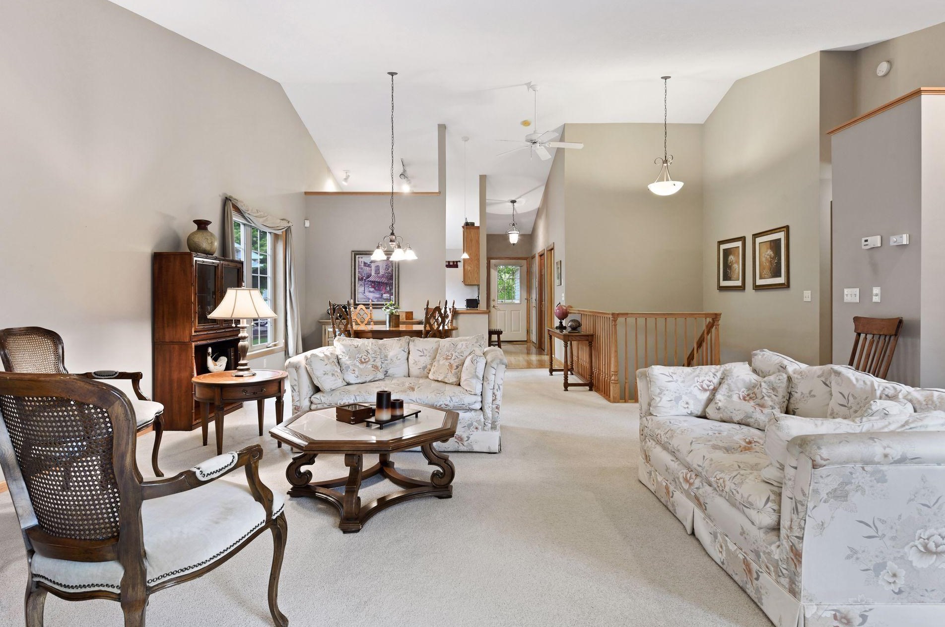 13696 Fenwick Cir, Edina MN 55346-3008 exterior