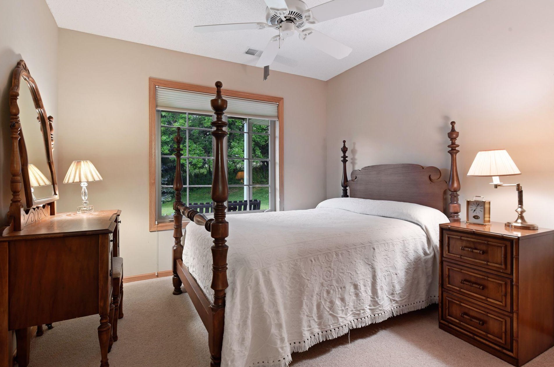 13696 Fenwick Cir, Edina MN 55346-3008 exterior