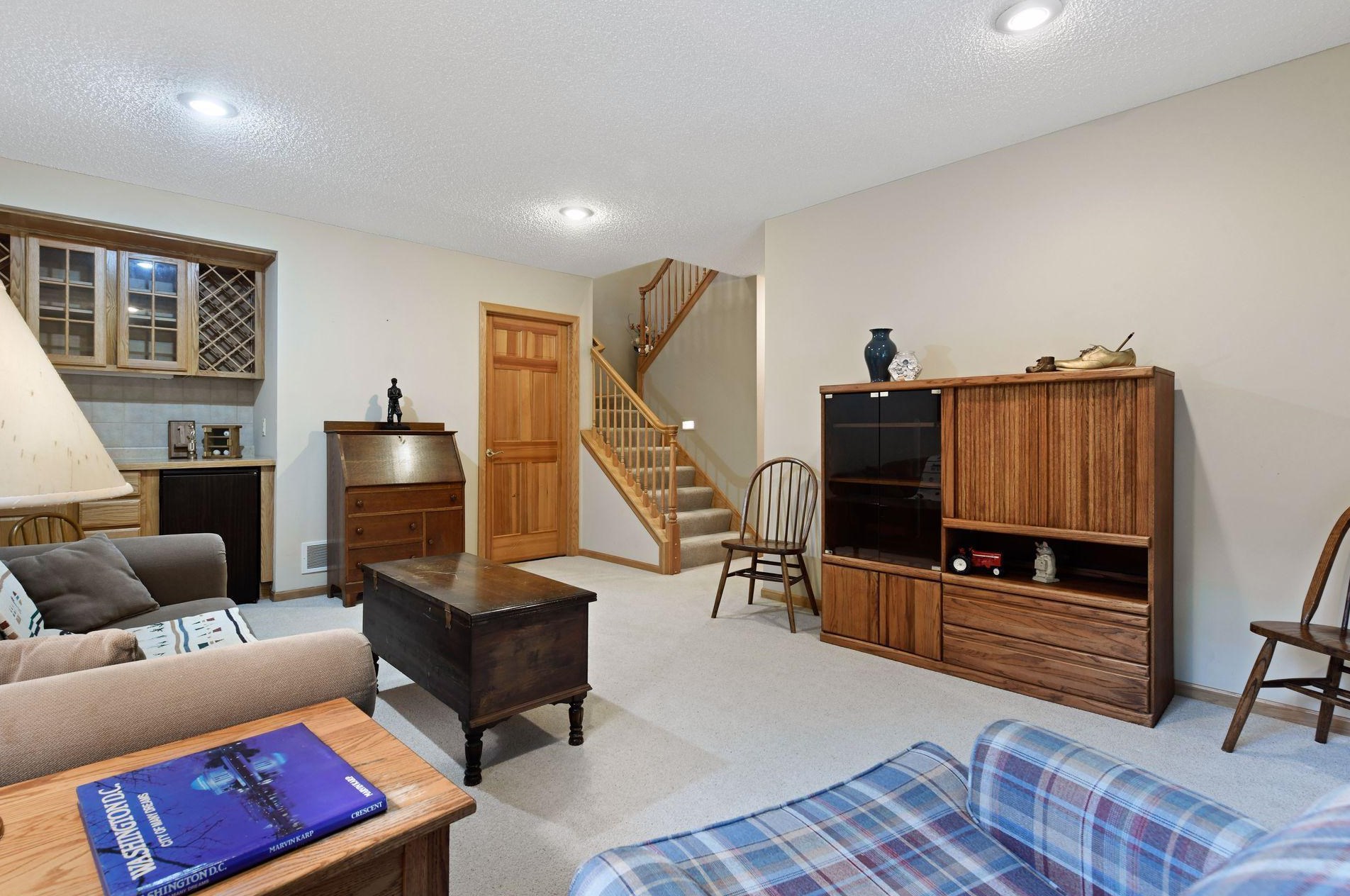 13696 Fenwick Cir, Edina MN 55346-3008 exterior