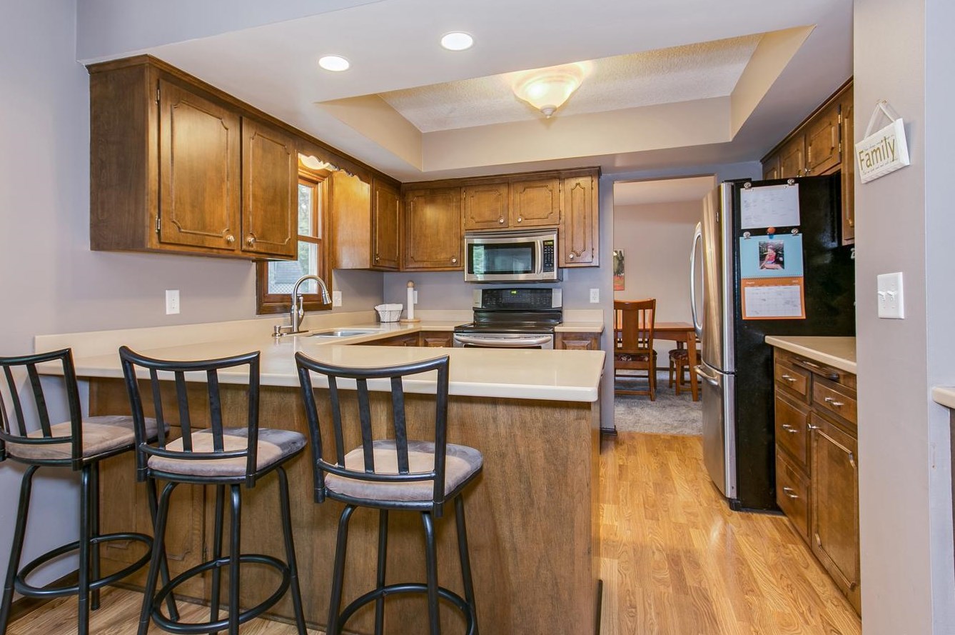 2427 Virginia Cir, Saint Paul, MN 55113-3621
