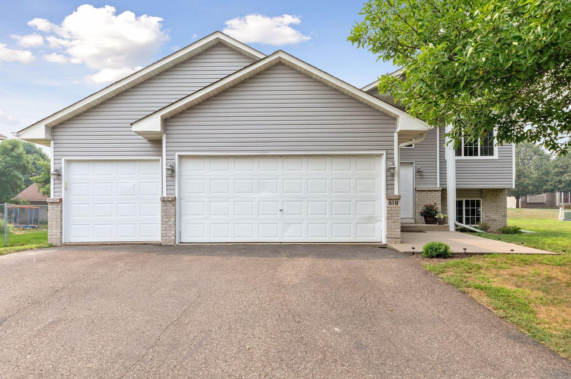 618 100th Ct, Minneapolis, MN 55434-4213
