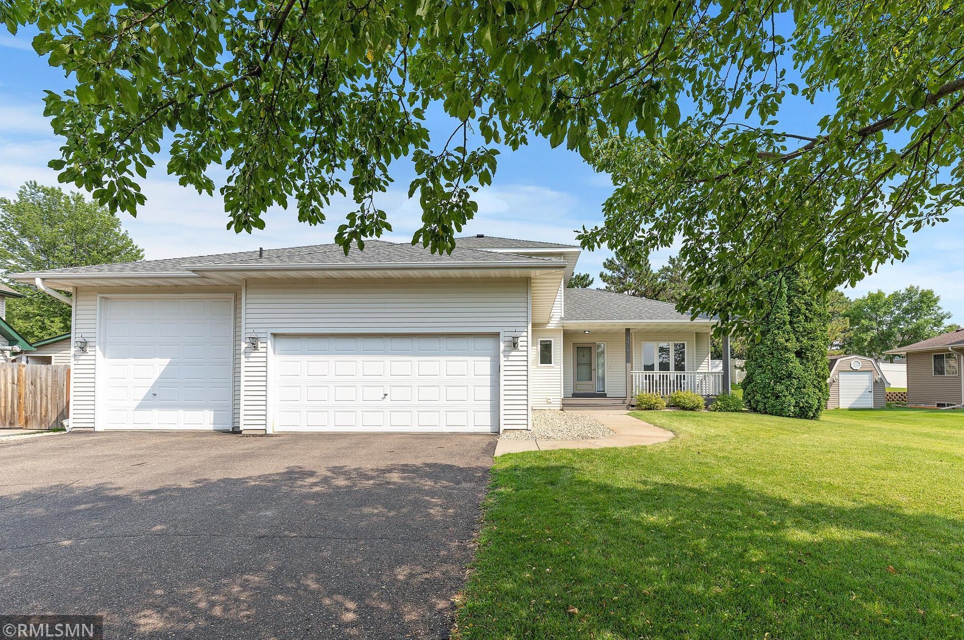 14541 Sunfish Lake Dr, Anoka, MN 55303-9119