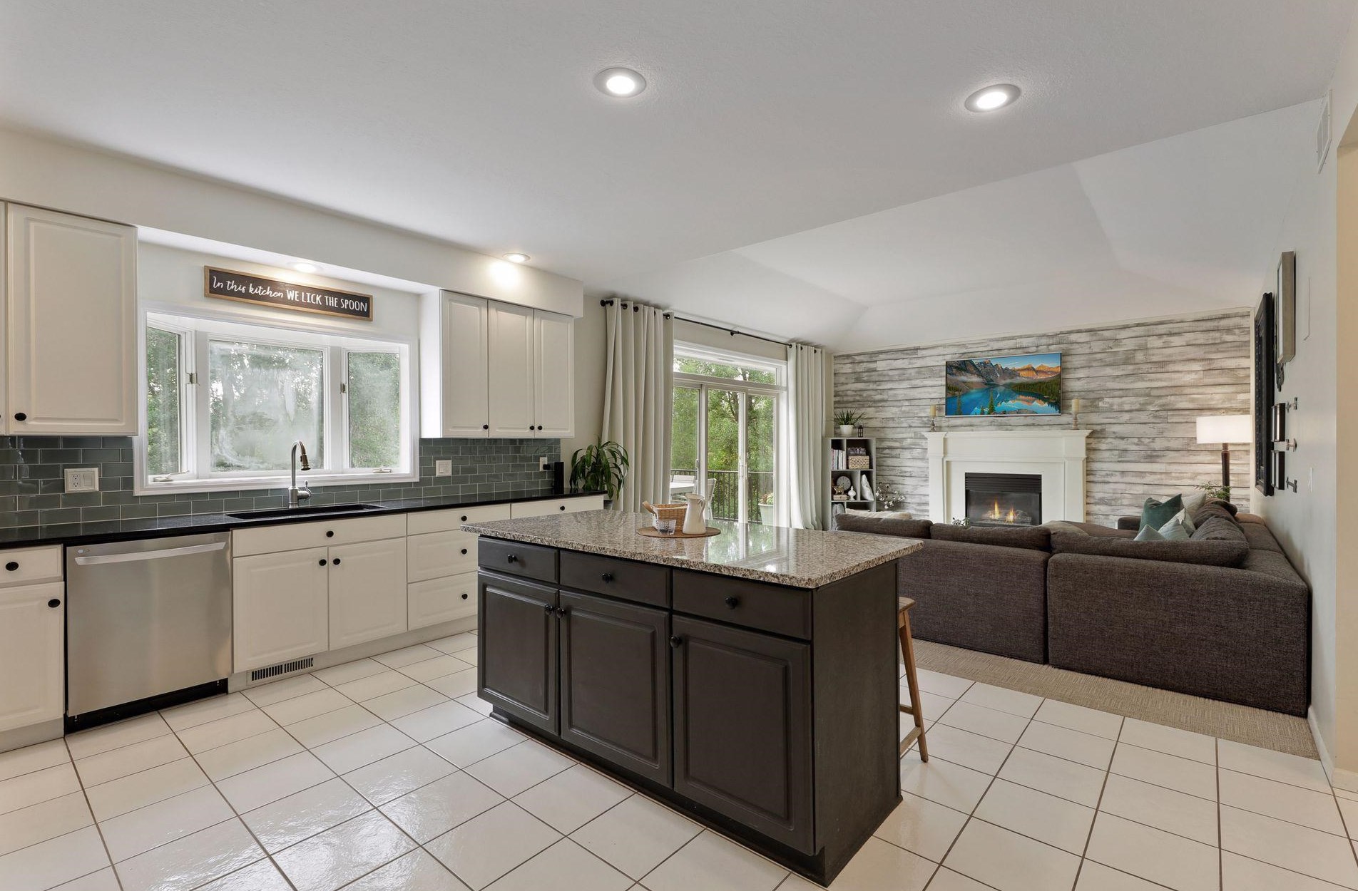 7722 Somerset Rd, Saint Paul MN  55125-2382 exterior