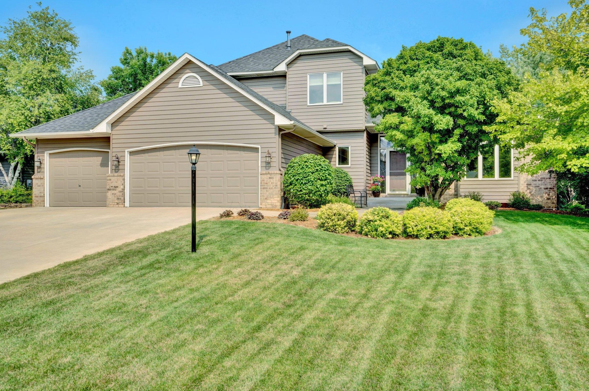16828 Illinois Ave, Lakeville, MN 55044-5678