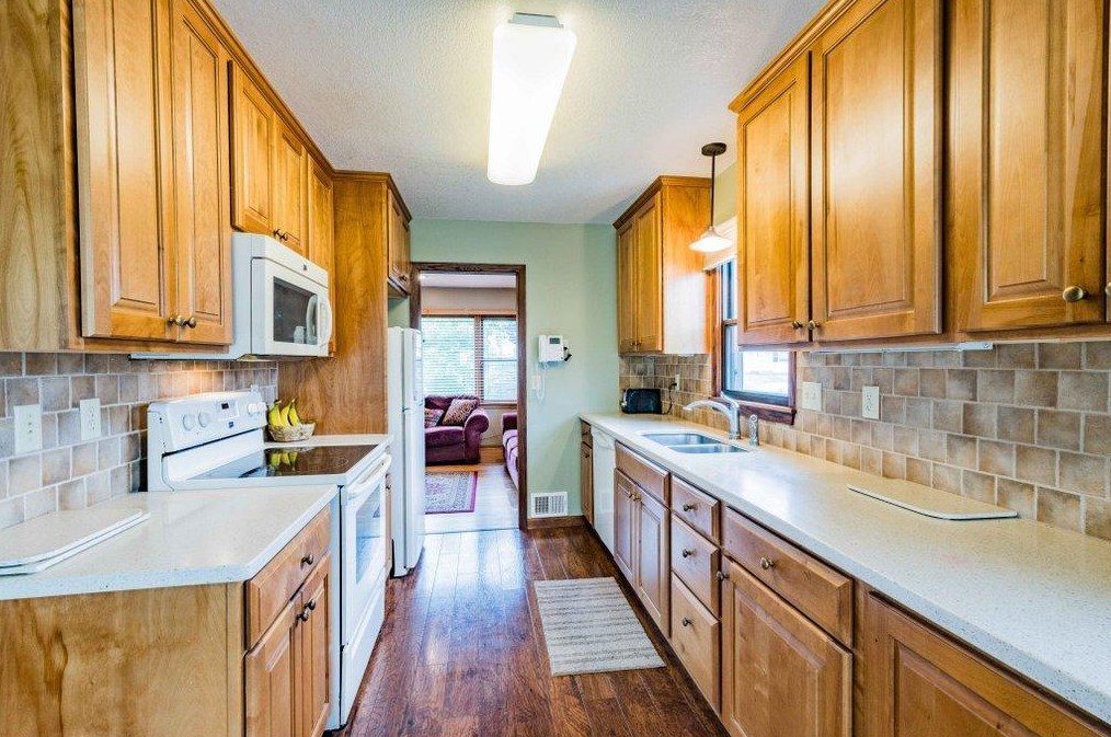 1638 Sherwood Ave, Saint Paul MN  55106-2214 exterior