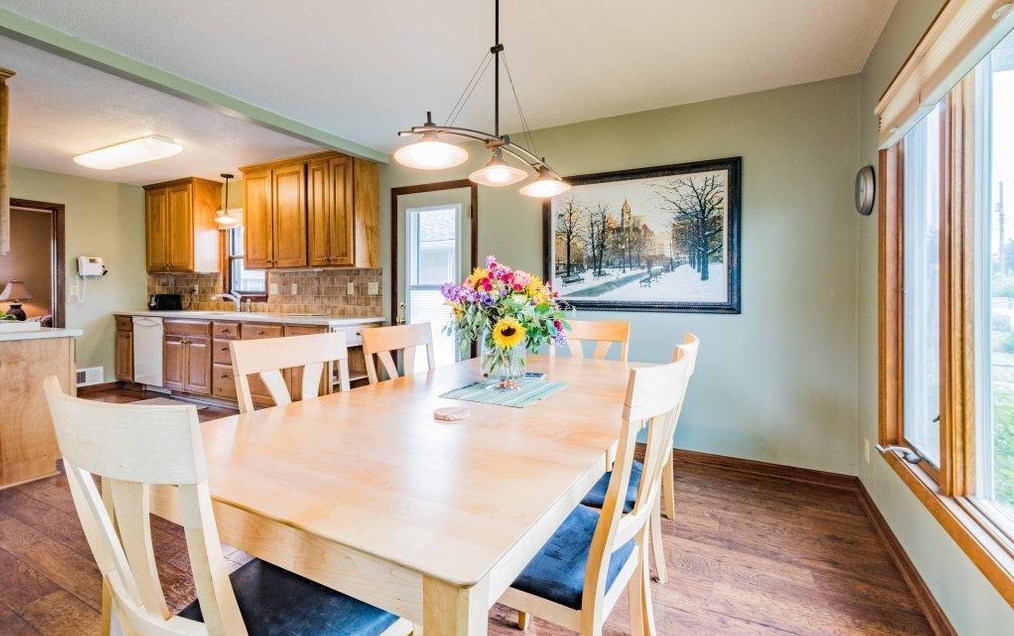 1638 Sherwood Ave, Saint Paul MN  55106-2214 exterior