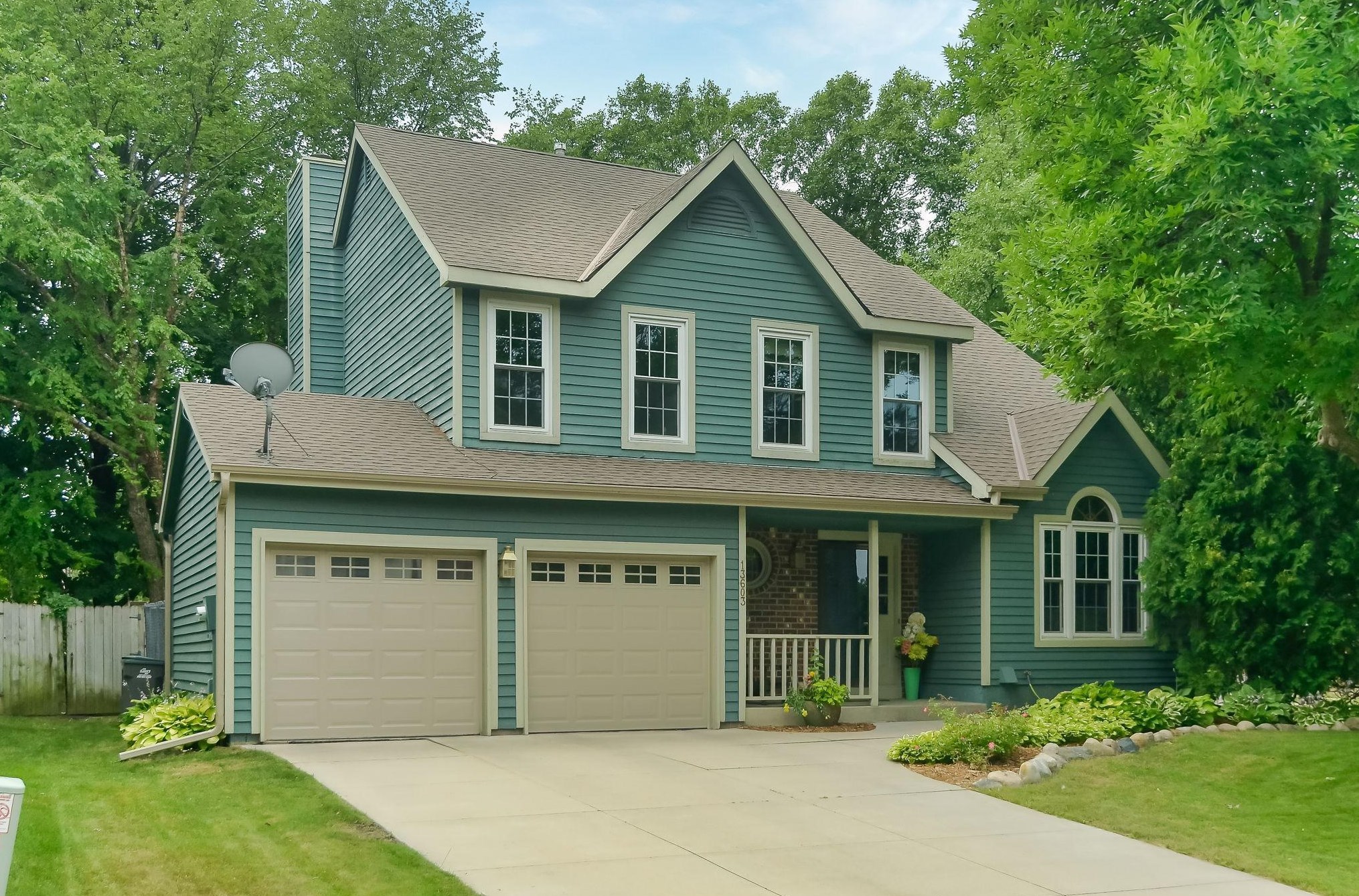 13603 Berkshire Ln, Edina, MN 55347-1704
