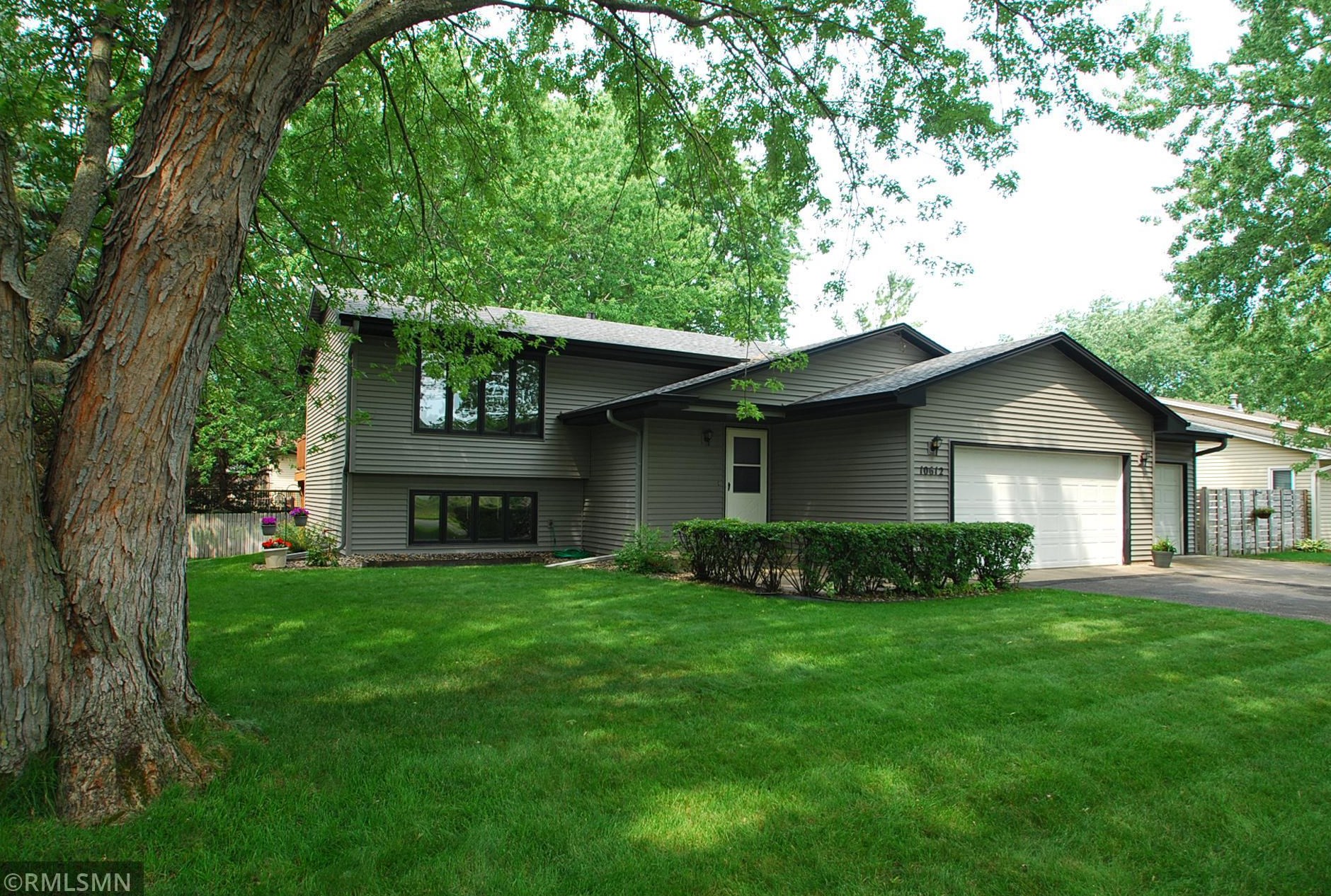 10612 Packard St Ne, Lino Lakes, MN 55014