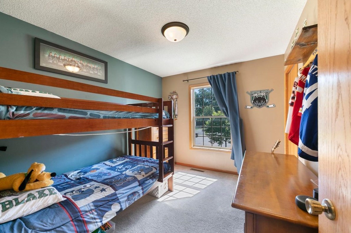 7190 Joliet Ave, Cottage Grove MN  55016-3624 exterior