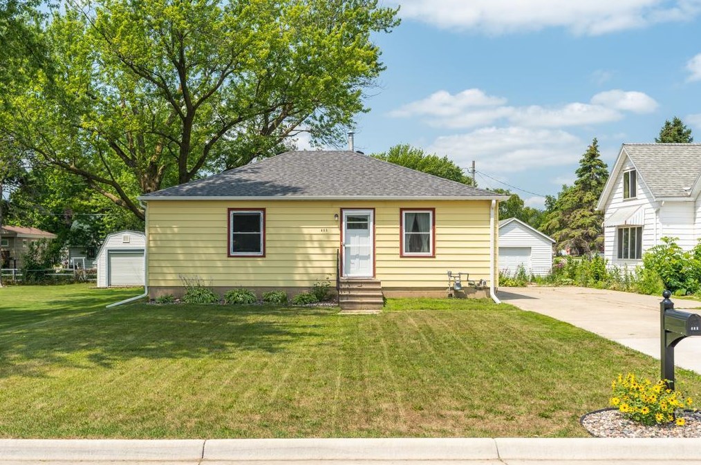 405 4th Ave, Kasson, MN 55944-1526