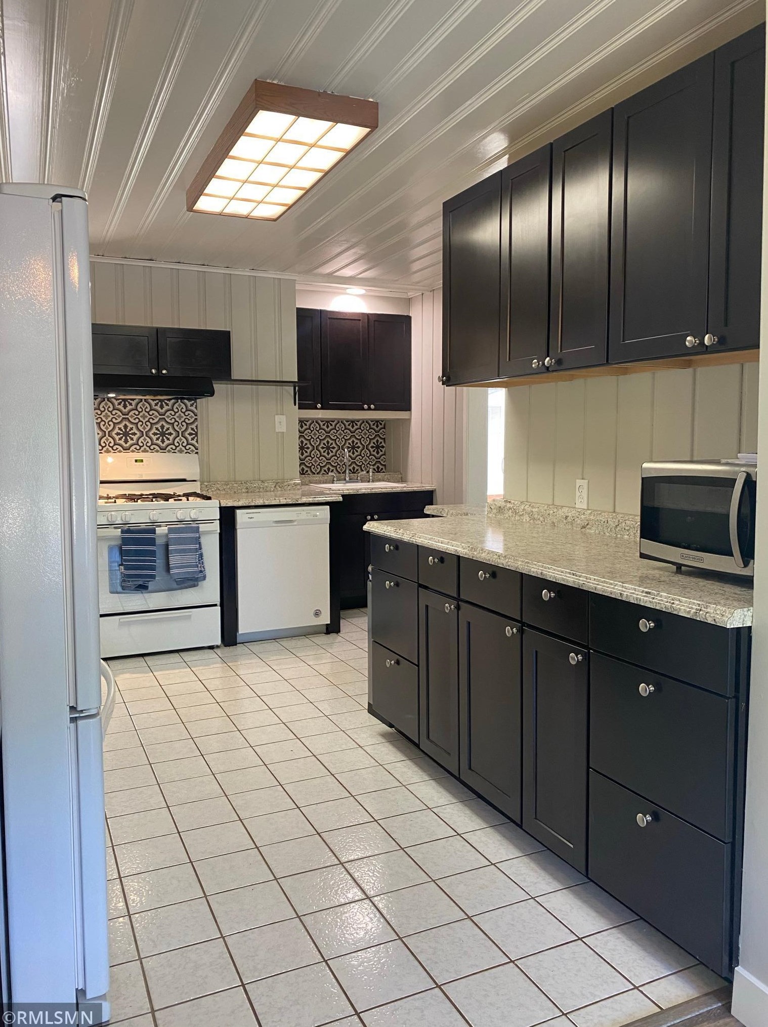 3026 Victoria St, Saint Paul MN  55113-1934 exterior